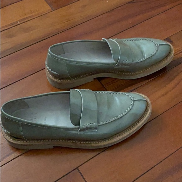 Brunello Cucinelli patent light olive green loafer - Picture 2 of 5